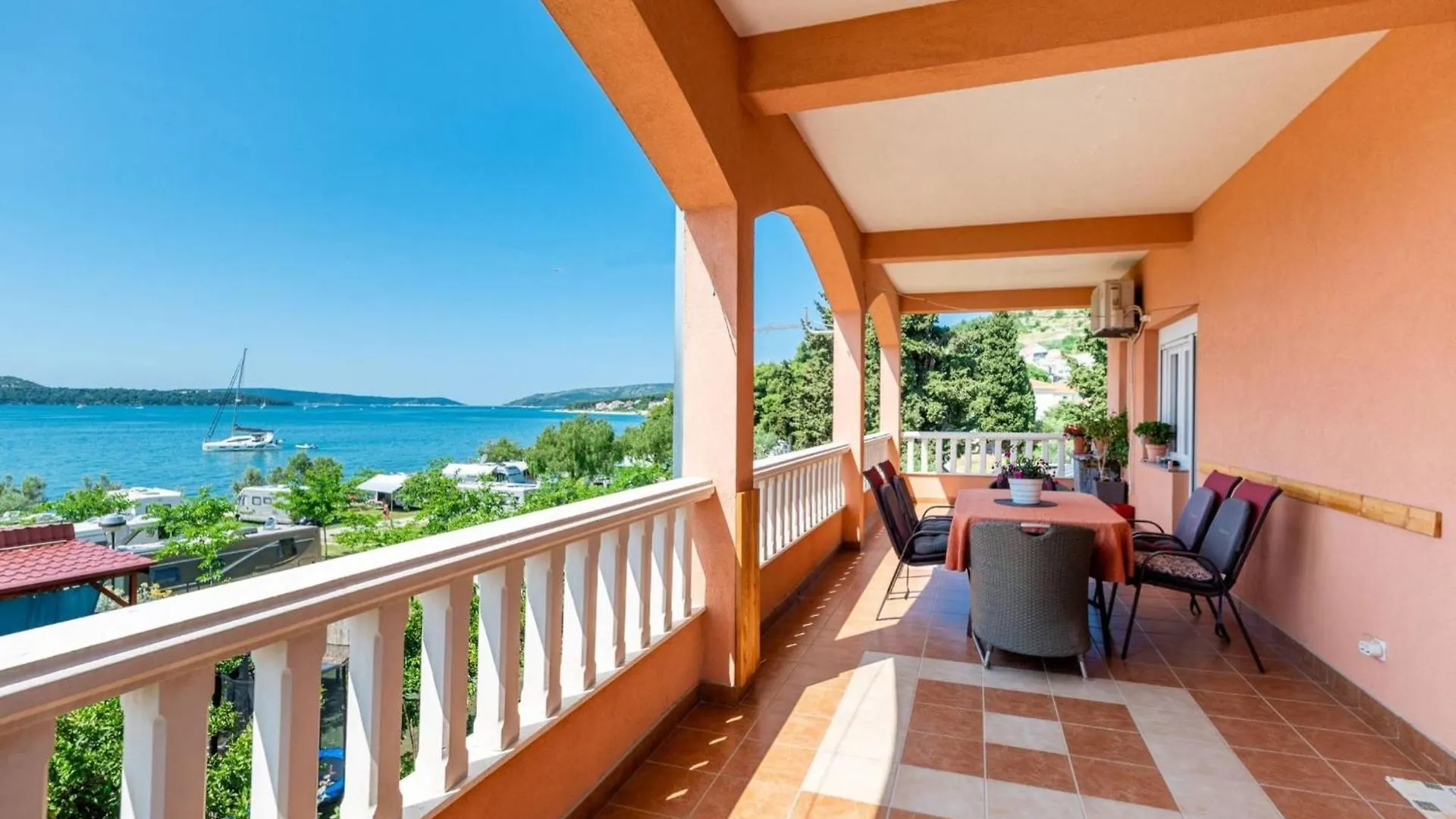 Luxury Seget Donji Apartments With Terrace And Sea View Trogir