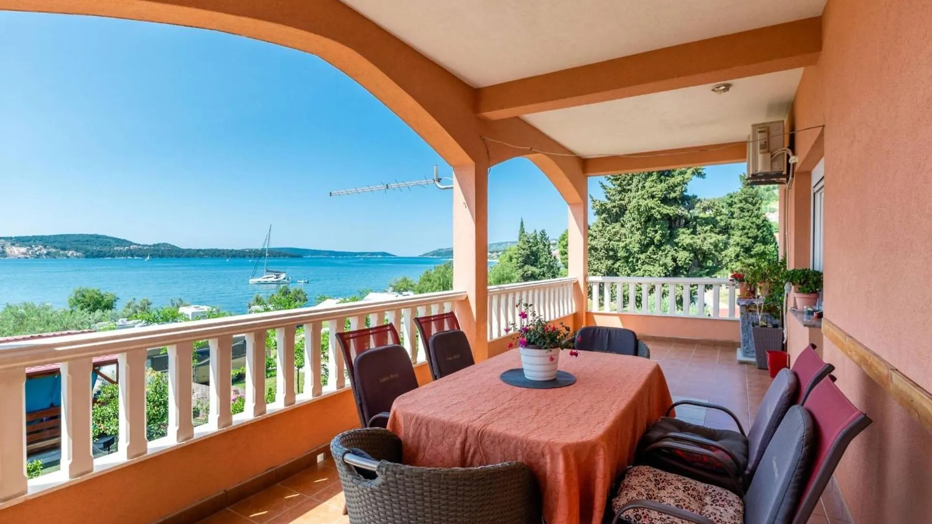 Luxury Seget Donji Apartments With Terrace And Sea View Trogir